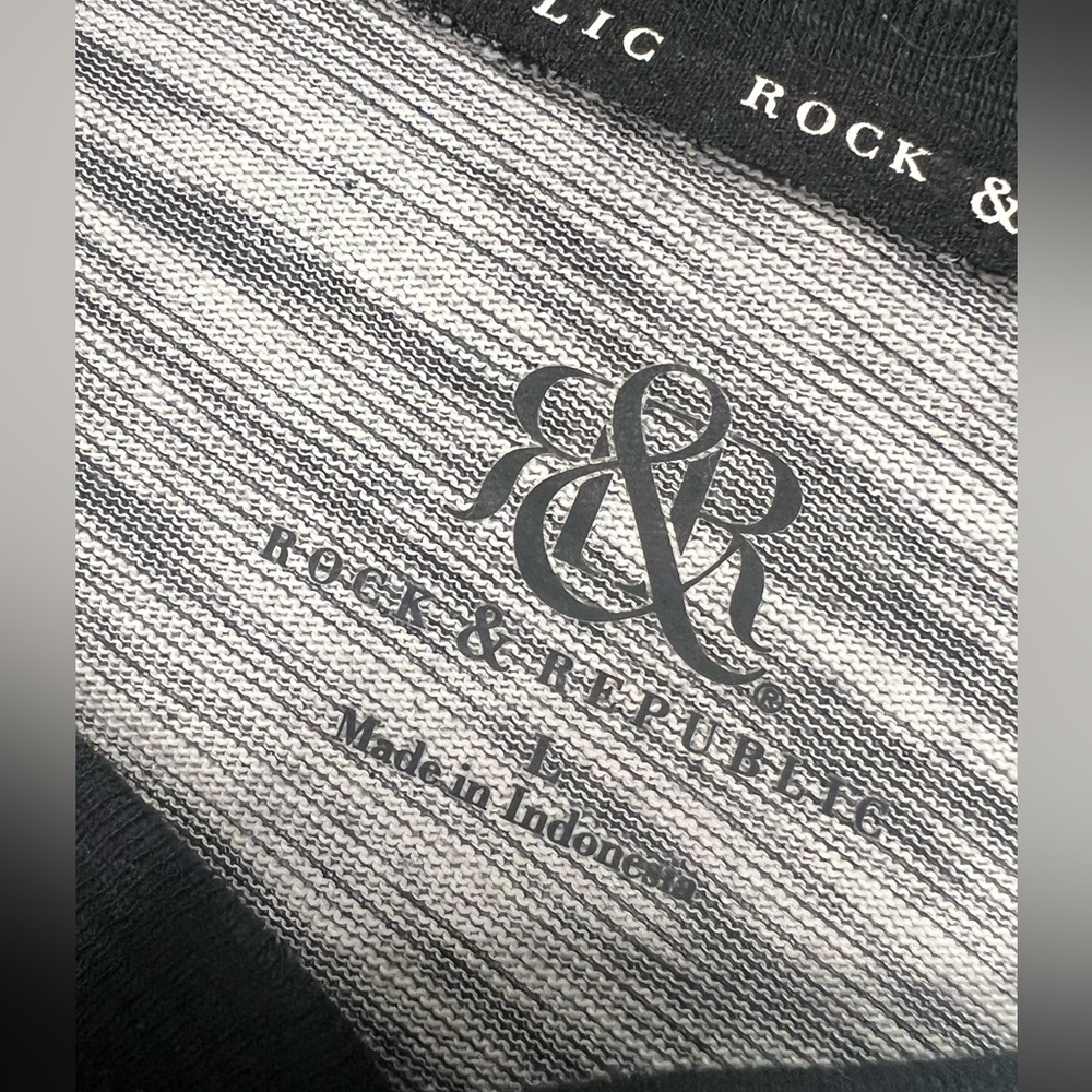 Rock & Republic Henley shirt - Picture 2 of 6